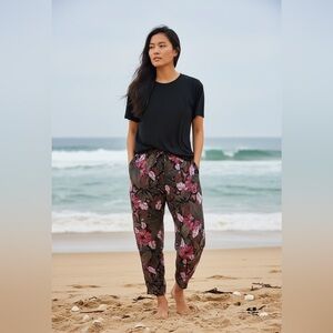 It’s Paquette Floral Print Lightweight Pant Size L